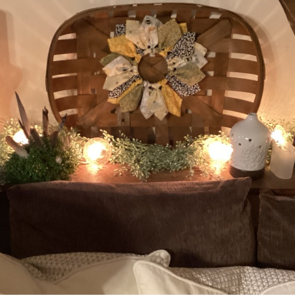 Small bumble bee wreath. Handmade fabric wreath. - Picture 2 of 4